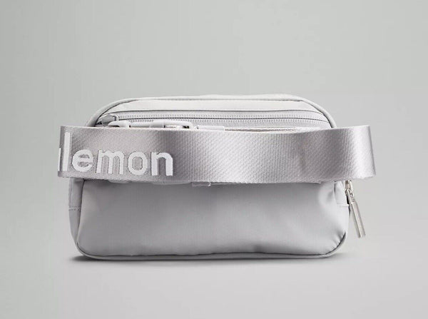 Lululemon Athletica Everywhere Belt Bag 1 L Silver Colour